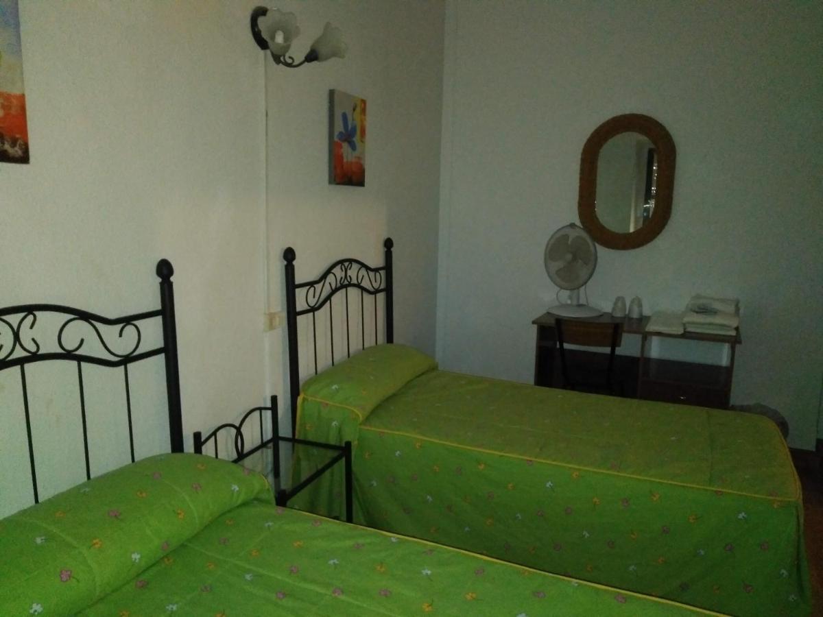 Pension Carretero Caceres Ngoại thất bức ảnh