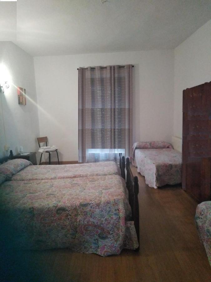 Pension Carretero Caceres Ngoại thất bức ảnh