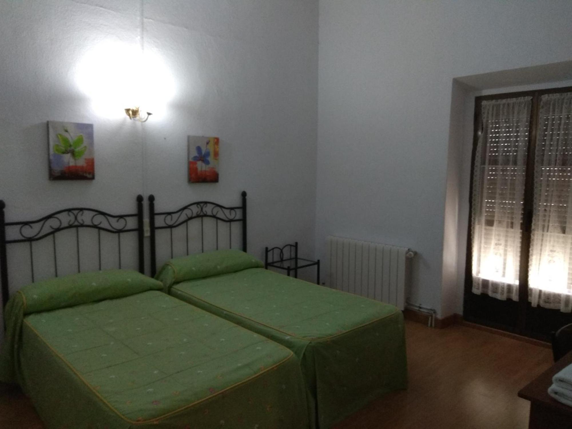 Pension Carretero Caceres Ngoại thất bức ảnh