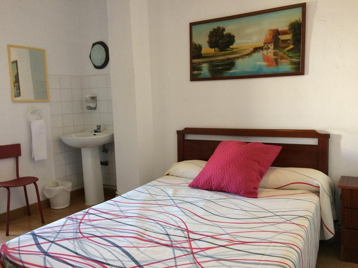 Pension Carretero Caceres Ngoại thất bức ảnh